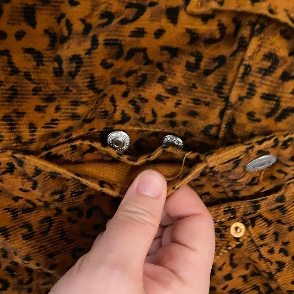 Levi's Premium Wedgie Straight Button Fly Leopard Rust Brown Corduroy Pants 26 - Picture 7 of 10
